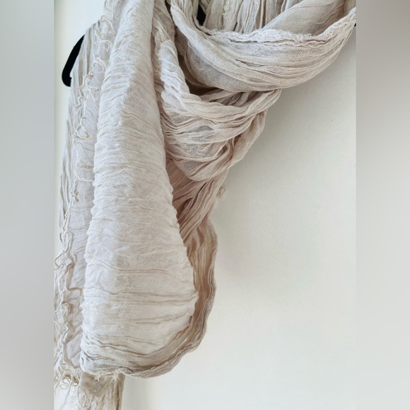 TILO Scarves super soft crinkle scarf! Affordable luxe. - Picture 6 of 12